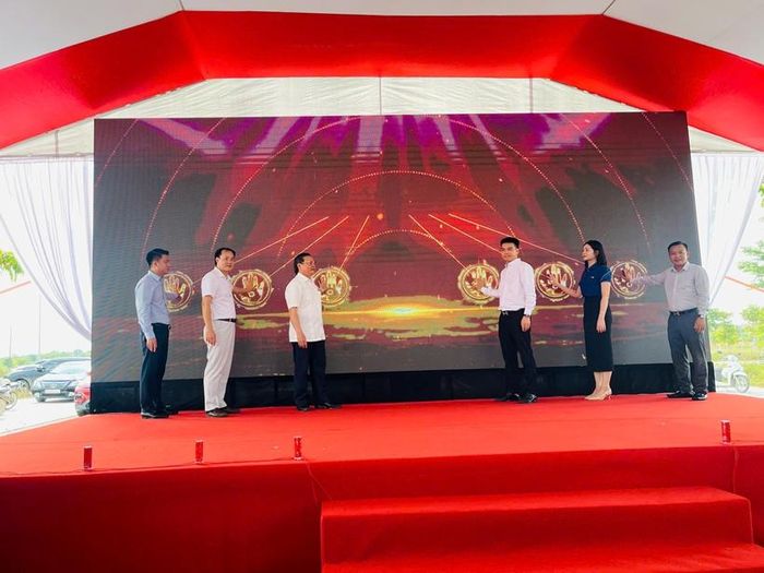  Đại biểu thực hiện nghi thức mở cổng The Gateway 2026.