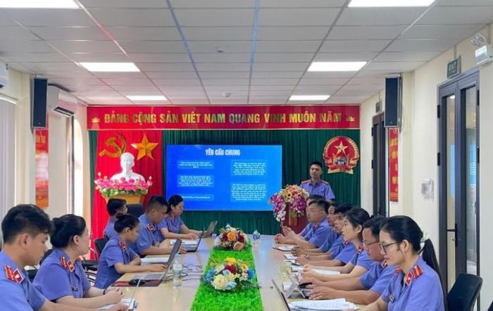  Báo cáo viên truyền đạt các kiến thức mới về chuyển đổi số tại Hội nghị tập huấn.