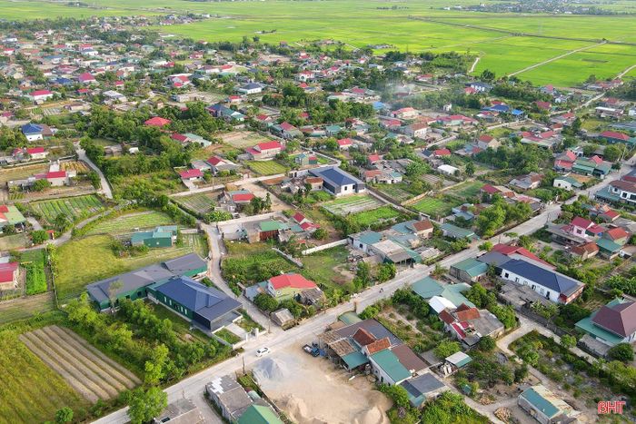 Chỉ có khoảng 1,4 km của dự án đi qua khu dân cư ở xã Yên Hòa. Quá trình khảo sát lập báo cáo nghiên cứu khả thi, chủ đầu tư cũng đã quy hoạch khu tái định cư diện tích khoảng 6 ha để di dời các hộ dân nằm trong vùng ảnh hưởng dự án.