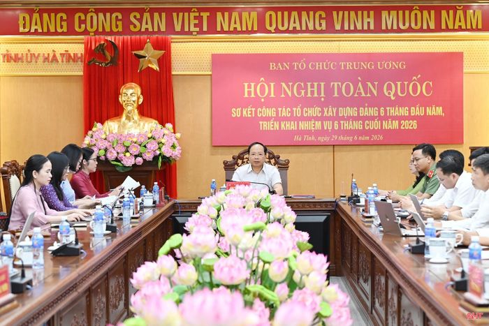 Toàn cảnh điểm cầu Hà Tĩnh.