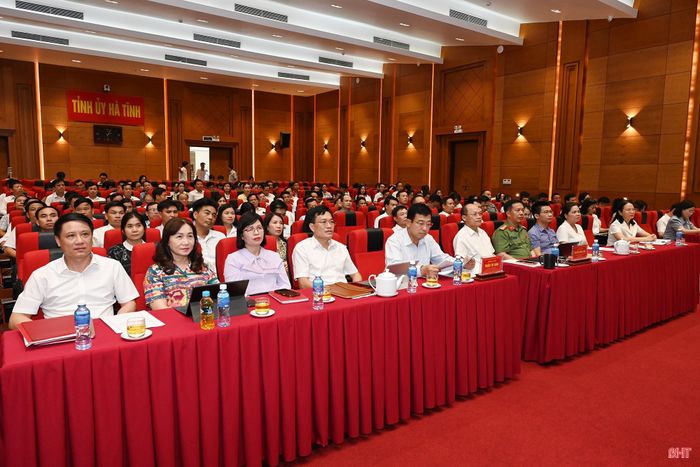 Đại biểu dự hội nghị tại điểm cầu tỉnh Hà Tĩnh.