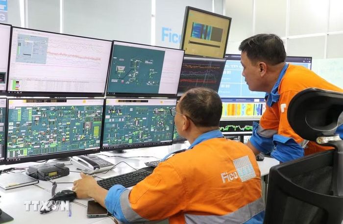 Nhà máy xi măng Fico Tây Ninh thuộc nhóm cơ sở có nguồn phát thải khí thải lớn, được yêu cầu lắp đặt hệ thống quan trắc tự động và truyền dữ liệu liên tục về cơ quan quản lý môi trường. (Ảnh: Bùi Giang/TTXVN)