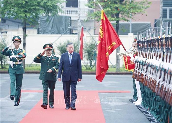 Tổng Bí thư, Chủ tịch nước Tô Lâm, Bí thư Quân ủy Trung ương đến dự Lễ kỷ niệm 80 năm Ngày truyền thống Bộ đội Pháo binh - Tên lửa. Ảnh: Thống Nhất/TTXVN