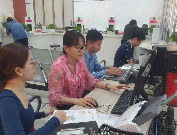 Đội ngũ nhân viên, cán bộ hành chính được cập nhật công nghệ số thường xuyên để giảm áp lực công việc.