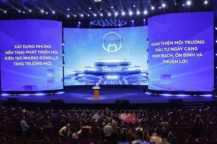 Chủ tịch UBND TP Hà Nội Vũ Đại Thắng phát biểu khai mạc và Công bố Quy hoạch tổng thể Thủ đô Hà Nội tầm nhìn 100 năm. Ảnh: Doãn Tấn/TTXVN