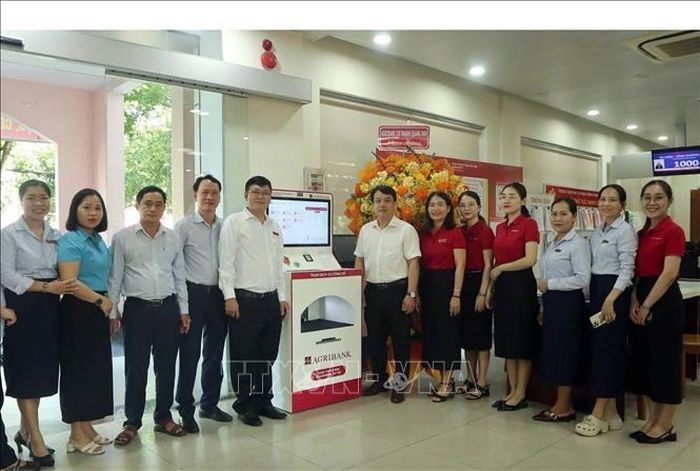 Phường Tam Kỳ ra mắt mô hình thí điểm ki-ốt thông minh và Trạm dịch vụ công.