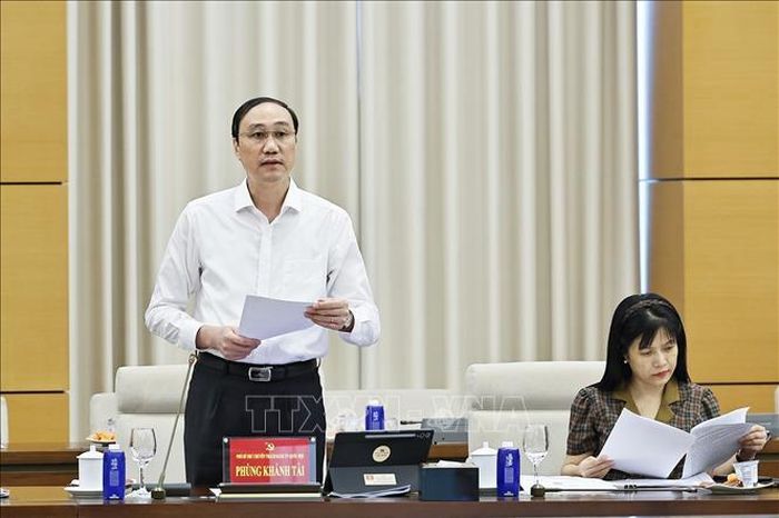 Phó Bí thư chuyên trách Đảng ủy Quốc hội Phùng Khánh Tài phát biểu. Ảnh: Doãn Tấn/TTXVN