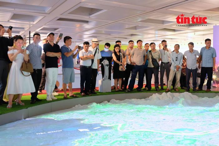 Triển lãm hứa hẹn mang đến không gian trải nghiệm trực quan, hiện đại, góp phần giới thiệu định hướng phát triển Thủ đô Hà Nội trong tầm nhìn 100 năm.
