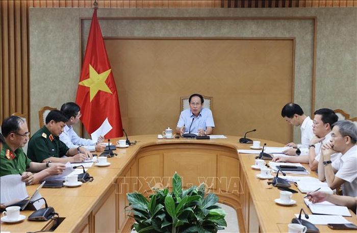 Phó Thủ tướng Lê Tiến Châu chủ trì họp về Dự án Luật Đấu giá tài sản (sửa đổi). Ảnh: Lâm Khánh/TTXVN