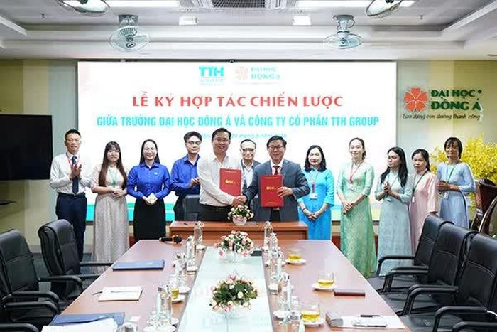 Ký kết hợp tác giữa trường Đại học Đông Á với TTH Group.