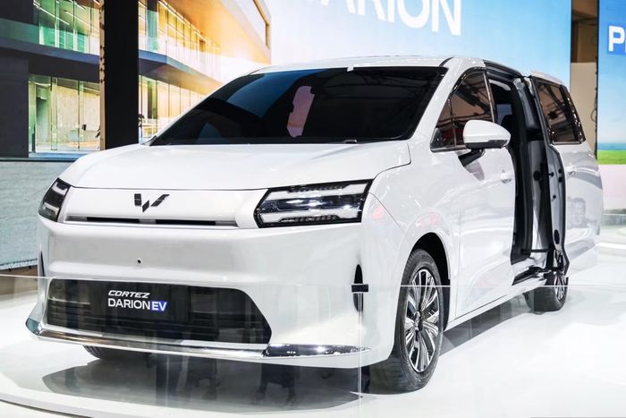 Wuling Darion có thiết kế MPV cỡ trung, phần đầu tối giản, cụm đèn LED mảnh và thân xe vuông vức để tối ưu không gian cabin. Ảnh: Paultan.