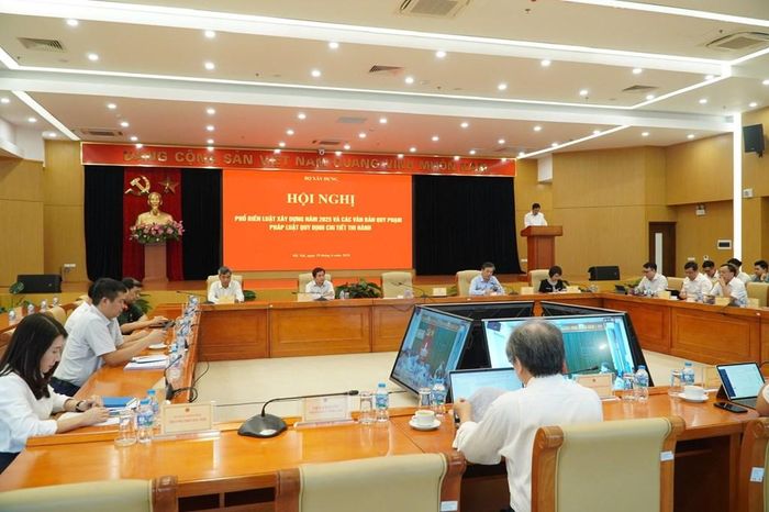 Toàn cảnh hội nghị Thứ trưởng Bùi Xuân Dũng chủ trì Hội nghị phổ biến Luật Xây dựng số 135/2025/QH15 và các nghị định hướng dẫn thi hành. Ảnh: Thu Hằng/Bnews/vnanet.vn