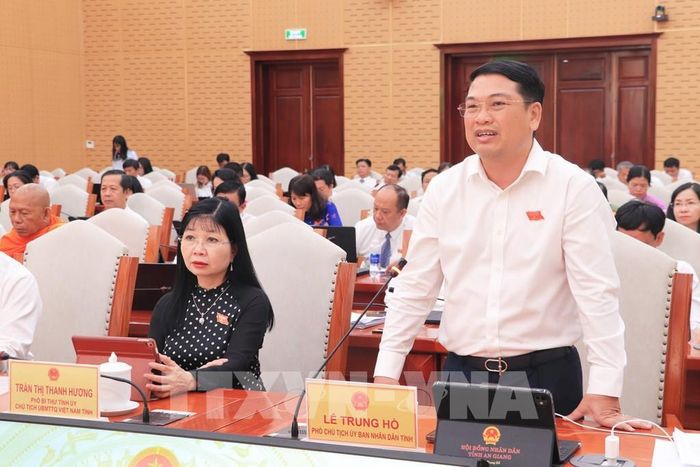 Đại biểu phát biểu tại kỳ họp. Ảnh: Lê Huy Hải - TTXVN
