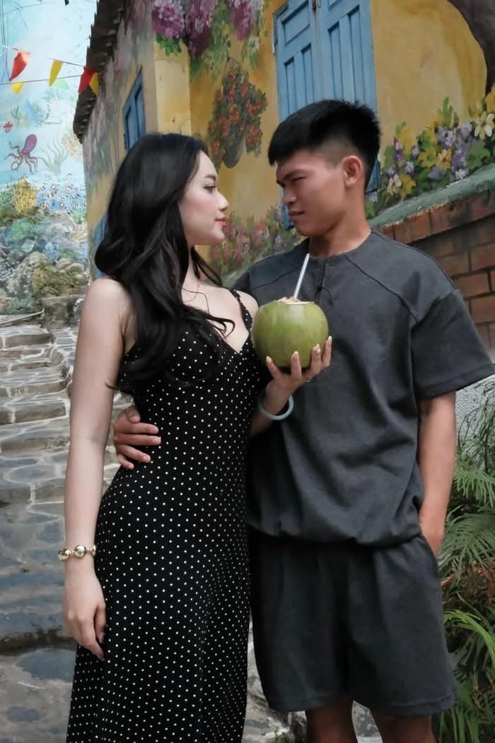 Hồ Văn Cường kết hôn vào năm ngoái. Ảnh: FBNV