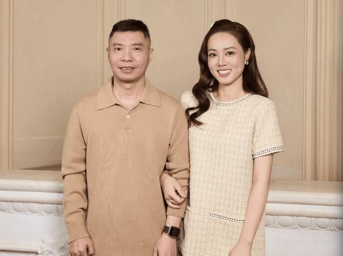 Điều khán giả mong mỏi nhất lúc này là NSND Công Lý tiếp tục giữ sức khỏe ổn định và sớm có thêm những lần xuất hiện trước công chúng. Ảnh: FBNV.