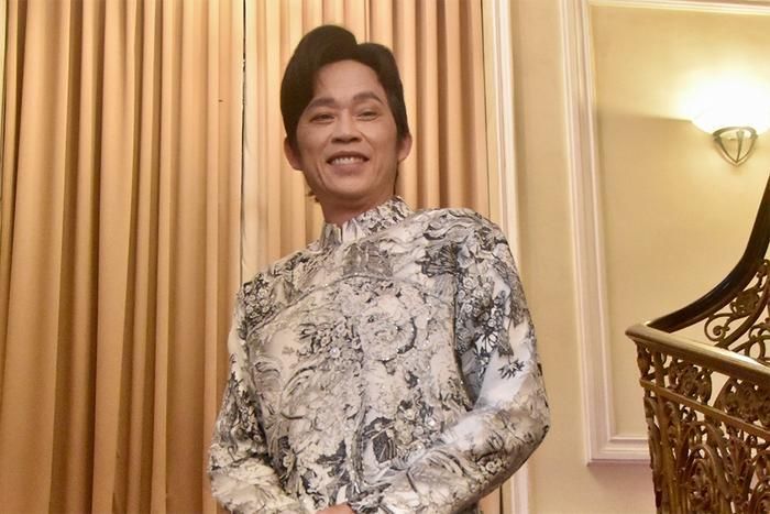 Hoài Linh cũng mạnh mẽ bước qua những nốt trầm để trở lại màn ảnh rộng, từ đó tỏa sáng trong hai phần phim Làm Giàu Với Ma.