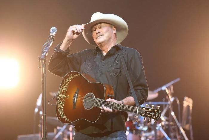 Alan Jackson được xem là một trong những biểu tượng lớn nhất của nhạc đồng quê Mỹ. 