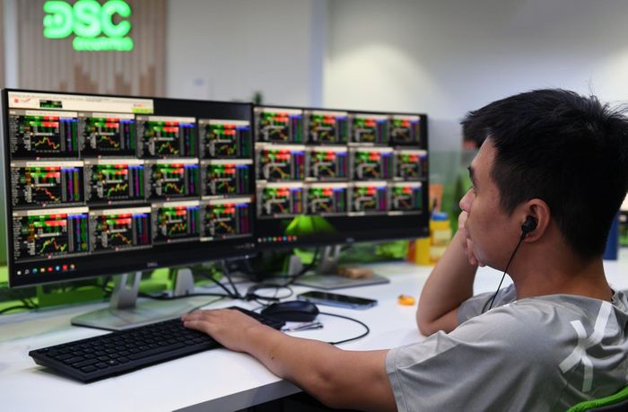 Sàn giao dịch carbon được vận hành dựa trên hạ tầng sẵn có của thị trường chứng khoán. Ảnh: Hoàng Anh. 