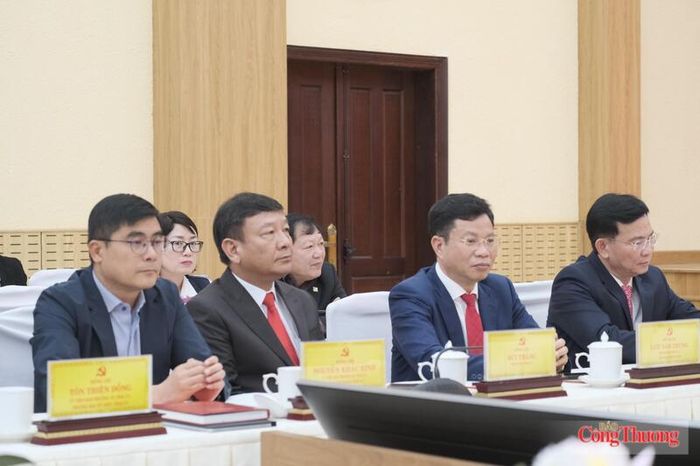 Các đại biểu tham dự hội nghị. Ảnh: Lê Sơn
