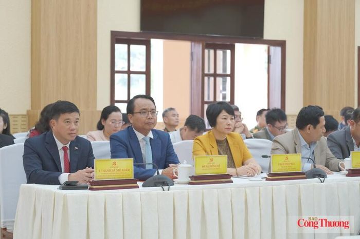 Các đại biểu tham dự hội nghị. Ảnh: Lê Sơn