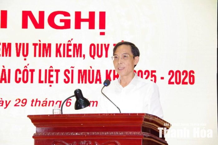 Phó Chủ tịch UBND tỉnh Đầu Thanh Tùng phát biểu tại hội nghị.