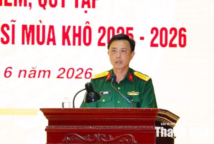 Đại tá Phạm Văn Sâm, Tỉnh ủy viên, Chính ủy Bộ CHQS tỉnh Thanh Hóa phát biểu tại hội nghị.