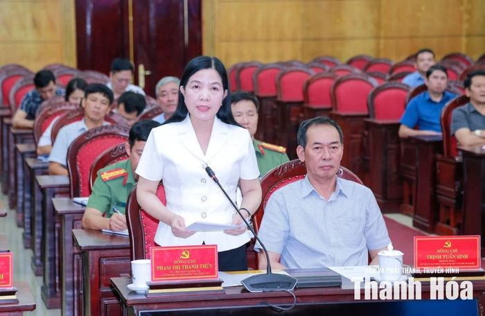 Chủ nhiệm Ủy ban Kiểm tra Tỉnh ủy Phạm Thị Thanh Thủy phát biểu tham luận tại hội nghị.