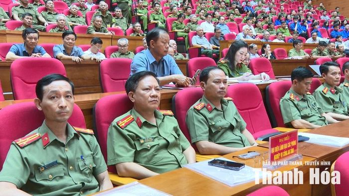 Các đại biểu dự lễ ra mắt.