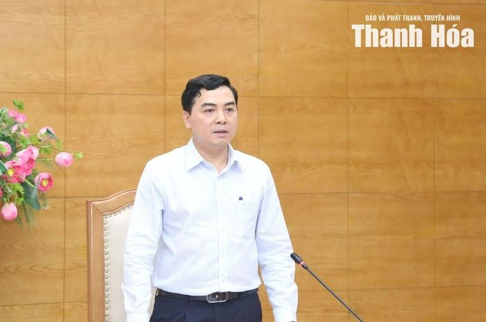 Chủ tịch UBND tỉnh Nguyễn Hoài Anh phát biểu tại hội nghị.