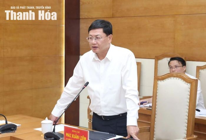 Phó Chủ tịch Thường trực UBND tỉnh Mai Xuân Liêm phát biểu tại hội nghị.