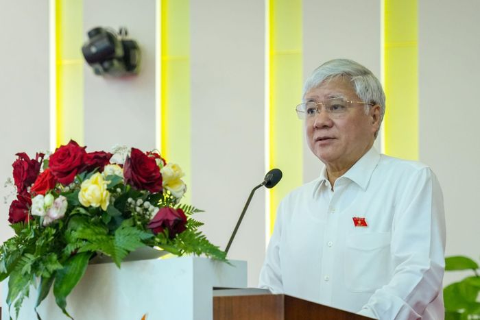 Phó Chủ tịch Thường trực Quốc hội Đỗ Văn Chiến phát biểu tại hội nghị. Ảnh: T.CÔNG