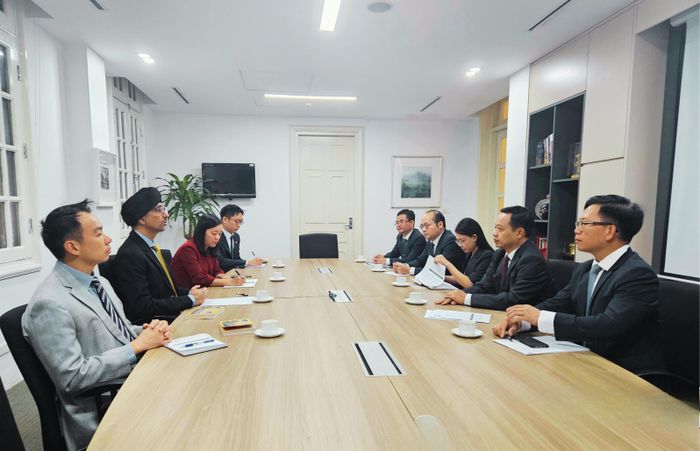 Ngài Rajpal Singh, Đại sứ Đặc mệnh toàn quyền Cộng hòa Singapore tại Việt Nam phát biểu tại buổi làm việc.