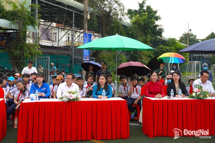 Đại diện lãnh đạo phường Tam Hiệp dự lễ khai mạc. Ảnh: An Nhơn