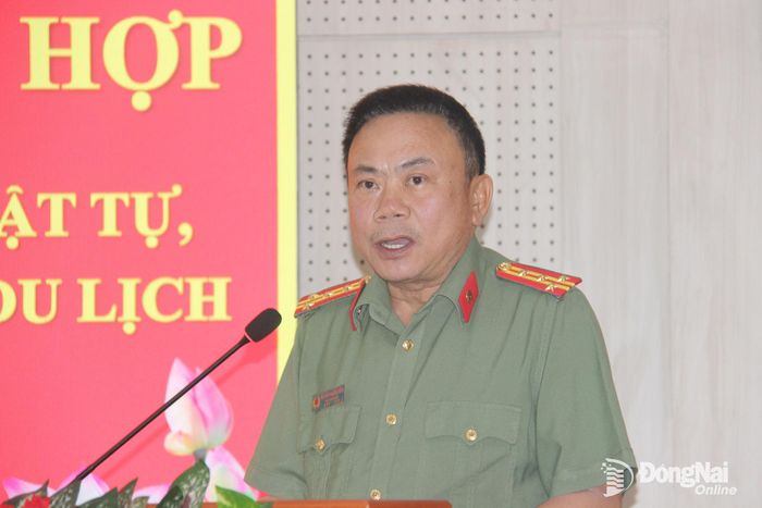 Đại tá Nguyễn Phương Đằng, Phó Giám đốc Công an thành phố phát biểu tại hội nghị. Ảnh: Trần Danh