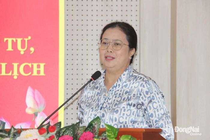 Thành ủy viên, Giám đốc Sở Văn hóa, Thể thao và Du lịch thành phố Lê Thị Ngọc Loan phát biểu tại hội nghị. Ảnh: Trần Danh