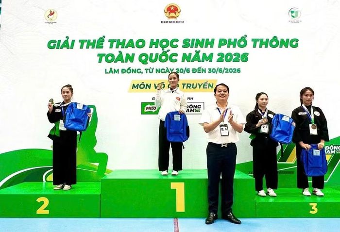  VĐV Nguyễn Thị Trinh giành HCV nội dung quyền thuật môn võ cổ truyền. Ảnh: ĐVCC 