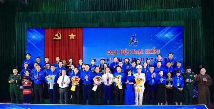  Ủy ban Hội, Ban Kiểm tra Hội LHTN Việt Nam tỉnh Gia Lai khóa I, nhiệm kỳ 2026-2029 ra mắt đại hội. Ảnh: D.L 