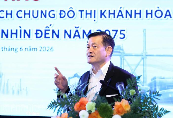 Tiến sĩ khoa học Ngô Viết Nam Sơn tham gia góp ý tại hội thảo.
