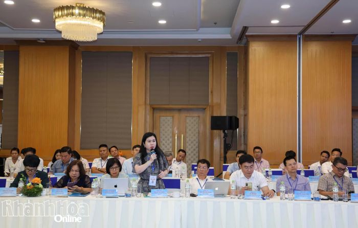 Một chuyên gia phát biểu tại hội thảo.