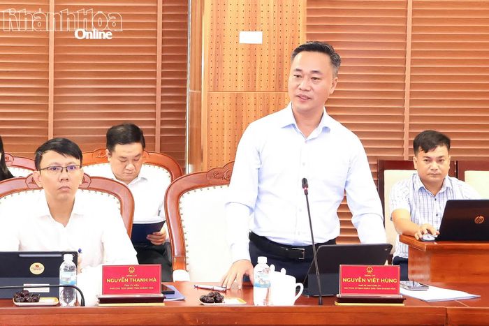 Chủ tịch UBND tỉnh Nguyễn Việt Hùng phát biểu tại buổi làm việc.