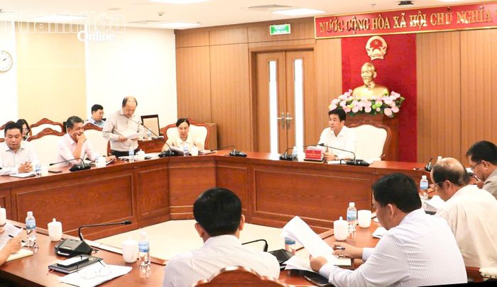 Quang cảnh cuộc họp.