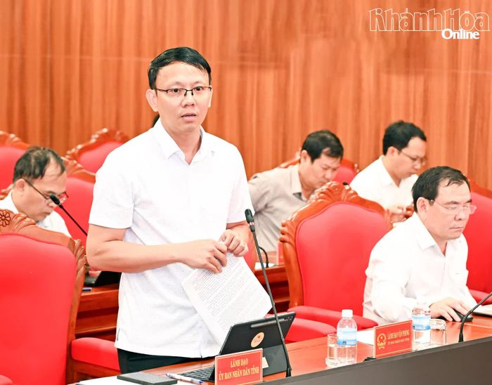 Đồng chí Nguyễn Thanh Hà phát biểu tại cuộc họp.