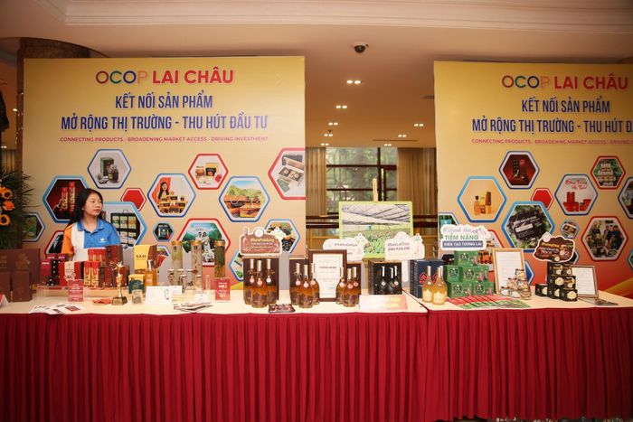 Bằng tinh thần sáng tạo, cần cù, người dân Lai Châu đã biến những tinh hoa của núi rừng biên giới thành những sản phẩm đặc trưng của địa phương. 