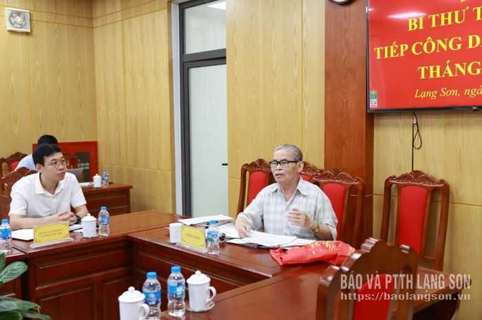 Ông Nguyễn Văn Bé trình bày nội dung tại buổi tiếp công dân