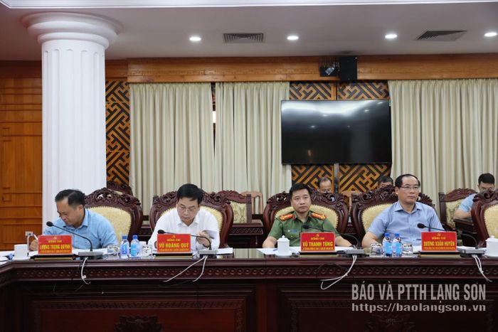 Các đại biểu dự phiên họp