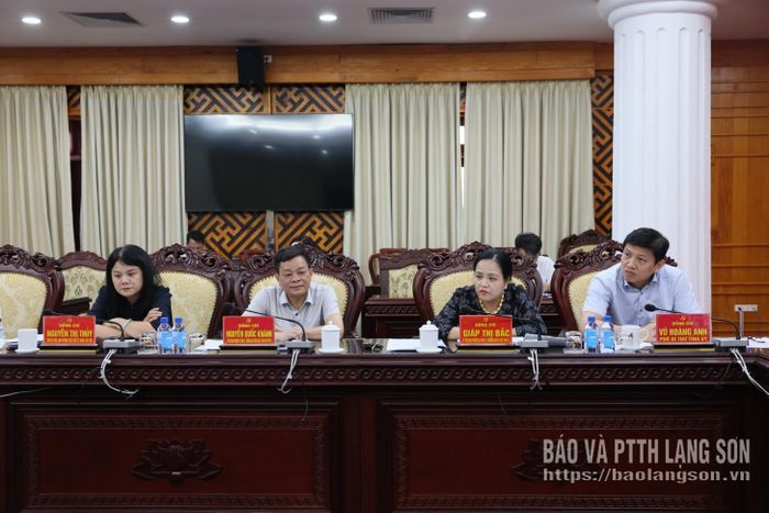 Các đại biểu dự phiên họp