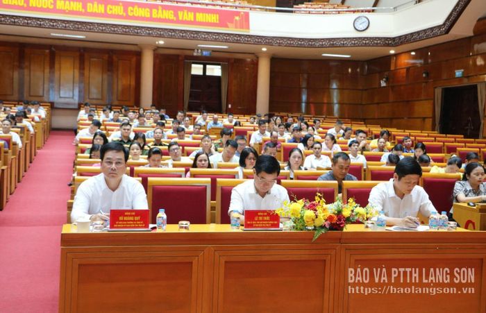Các đại biểu dự hội nghị tại điểm cầu tỉnh Lạng Sơn