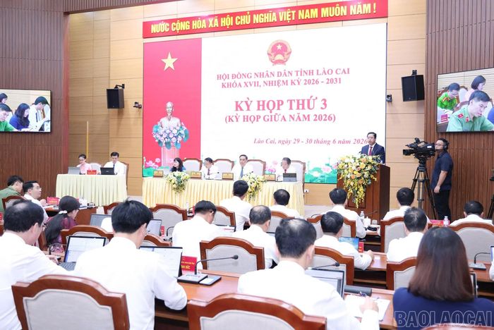 Kỳ họp tiếp thu phát biểu của đồng chí Bí thư Tỉnh ủy.
