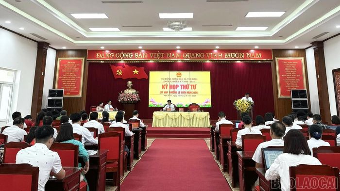 Quang cảnh kỳ họp thứ tư, HĐND xã Yên Bình khóa II.