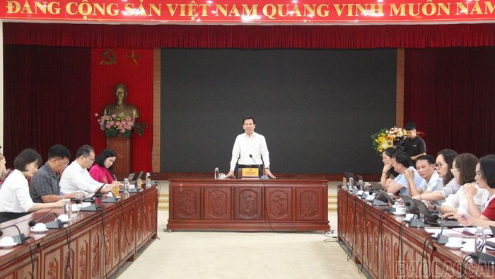 Trưởng Ban Tuyên giáo và Dân vận Tỉnh ủy Dương Đức Huy phát biểu kết luận hội nghị.